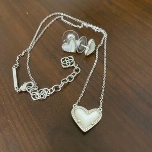 Kendra Scott Ari Heart Silver Pendant Necklace& Earrings Ivory Mother-of-Pearl